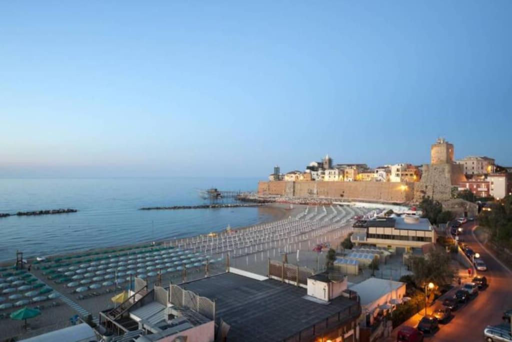 Torre Del Meridiano Casa Vacanze Centrale Apartment Termoli Luaran gambar